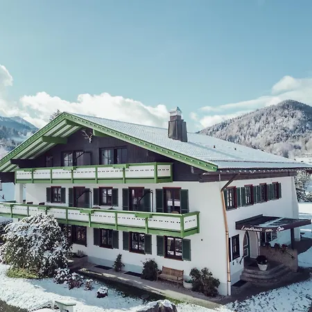 Am Stein 4*