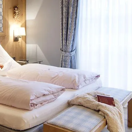 Am Stein Hotel 4*