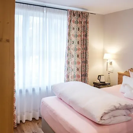 Am Stein Hotel 4*